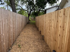 916 Chote Ave in Austin, TX - Building Photo - Building Photo