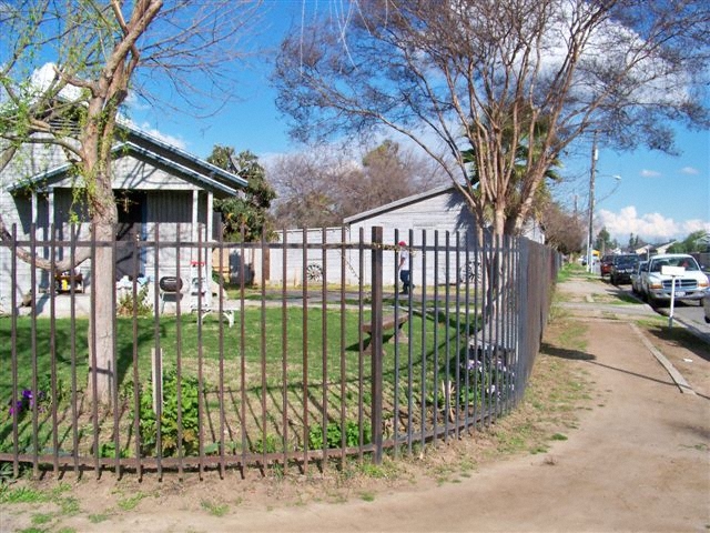 2009 S Orange Ave in Fresno, CA - Building Photo