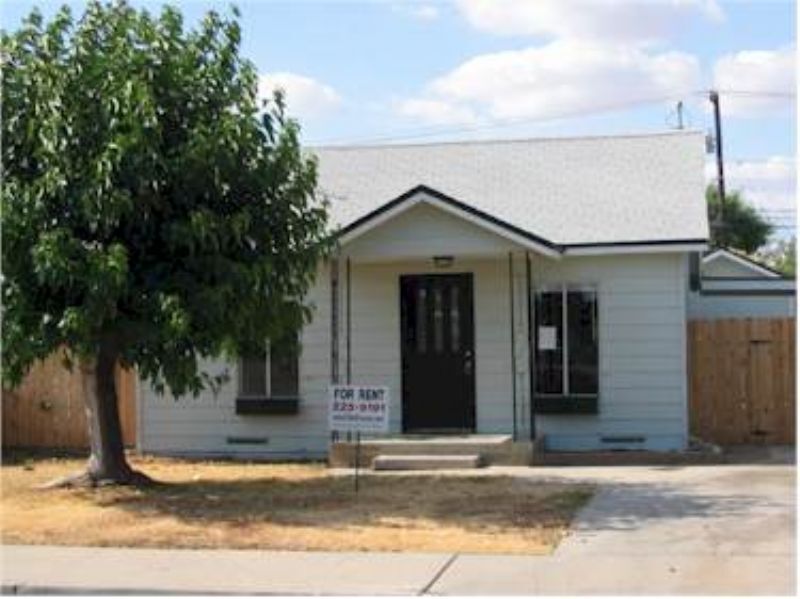 1651 5th St in Clovis, CA - Building Photo