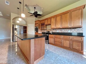 6040 Queen's Ct in Orange, TX - Building Photo - Building Photo