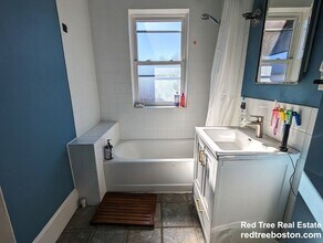 336 Washington St in Brookline, MA - Foto de edificio - Building Photo