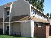 177 E Jackson St in Rialto, CA - Foto de edificio - Building Photo