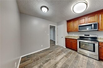 304 Winchester Way in Woodstock, GA - Building Photo - Building Photo