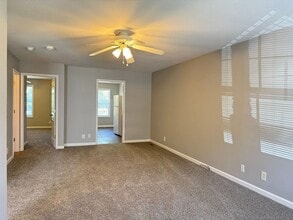 918-1/2 Kingsbury Dr in Clarksville, TN - Building Photo - Building Photo