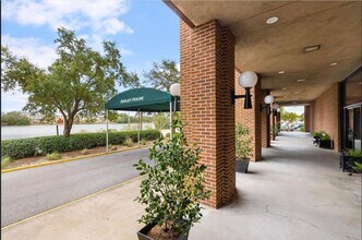 14 Lockwood Dr in Charleston, SC - Building Photo - Building Photo