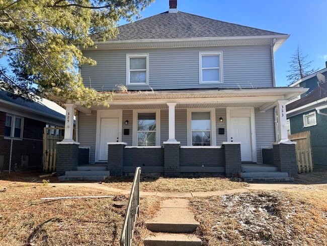 property at 325 N Gladstone Ave