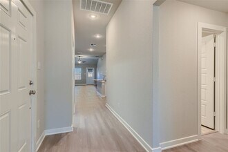 7227 Littlefoot Ln in San Antonio, TX - Building Photo - Building Photo