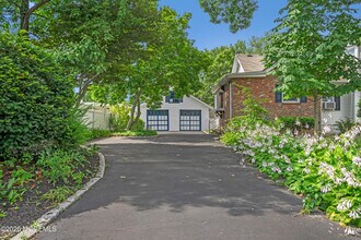 1209 16th Ave in Belmar, NJ - Building Photo - Building Photo