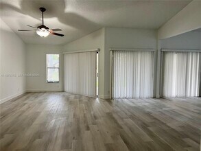 6641 NW 52nd St in Coral Springs, FL - Building Photo - Building Photo