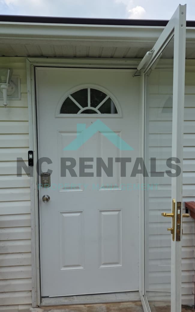 3155 Mountain Brook Trail in Winston-Salem, NC - Building Photo - Building Photo