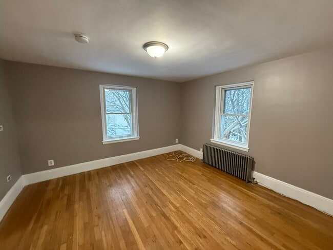 184 Gladstone St, Unit 1 in Boston, MA - Building Photo - Building Photo