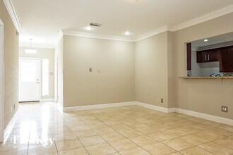 1226 Dutch St in Deer Park, TX - Foto de edificio - Building Photo