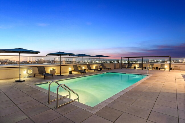 1818 Platinum Triangle in Anaheim, CA - Building Photo - Building Photo