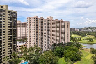 Country Club Village 4 in Honolulu, HI - Foto de edificio - Primary Photo