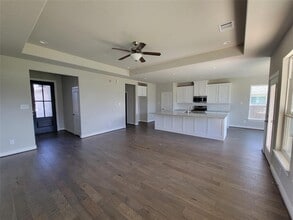 406 Hunters Xing Dr in Sealy, TX - Building Photo - Building Photo