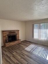 840 Olympic Ave in Medford, OR - Foto de edificio - Building Photo