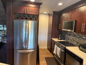 8490 Via Sonoma in San Diego, CA - Building Photo - Building Photo