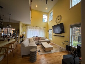 140 Boxwood Ln in Dover, NH - Building Photo - Building Photo