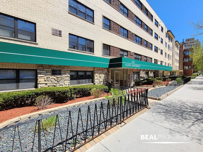 property at 535 W Aldine Ave
