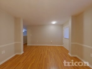 2848 Village Center Dr in Dallas, NC - Building Photo - Building Photo