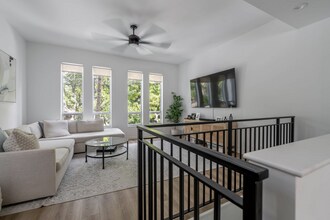 723 SE 16th Ct in Fort Lauderdale, FL - Building Photo - Building Photo