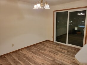 2231 Cloudview Ct in Appleton, WI - Foto de edificio - Building Photo