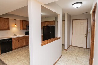 1975 Laura Ln in Chesterton, IN - Building Photo - Building Photo