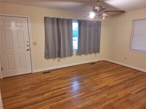 614 Dr Mitchell Rd in Seneca, SC - Building Photo - Building Photo