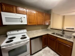 6108 Abrams Rd, Unit 620 in Dallas, TX - Building Photo - Building Photo