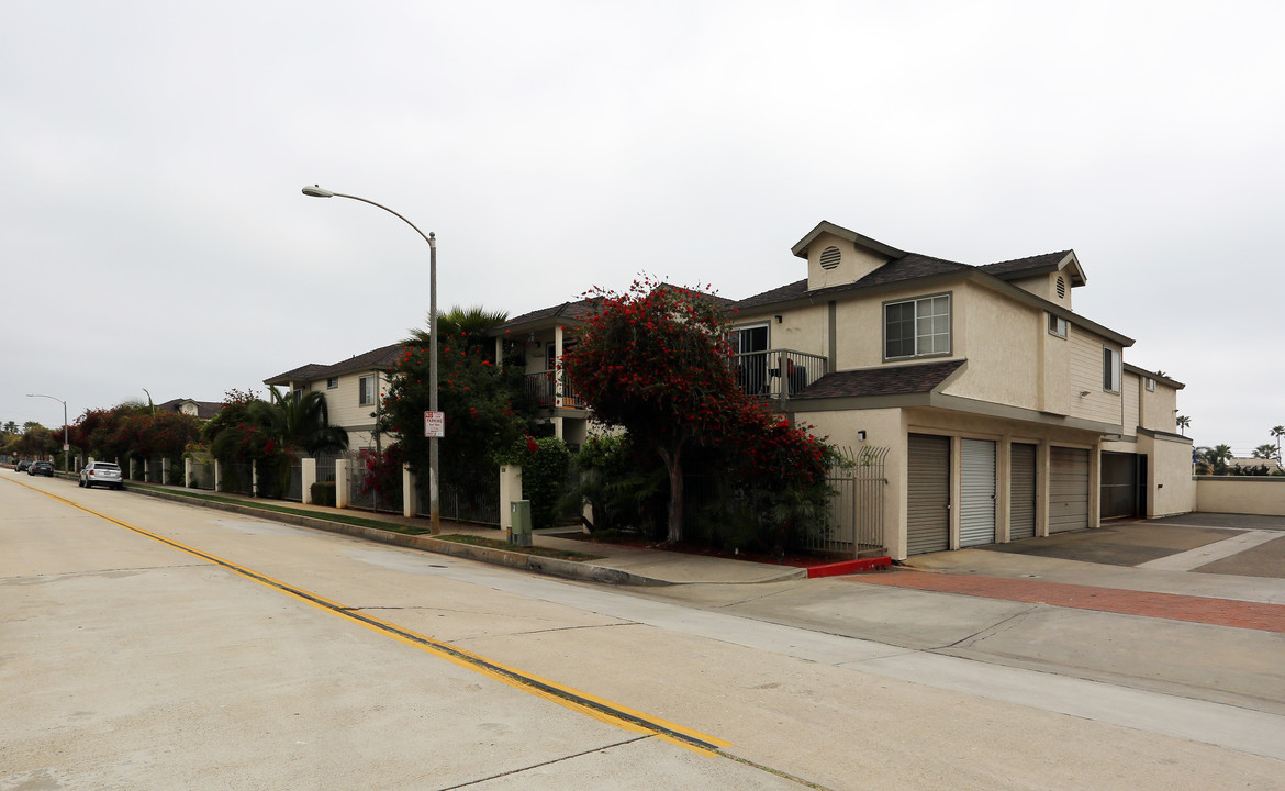 Chesapeake Apartments in Oceanside, CA - Building Photo