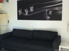 549 Meridian Ave-Unit -10 in Miami Beach, FL - Building Photo - Building Photo