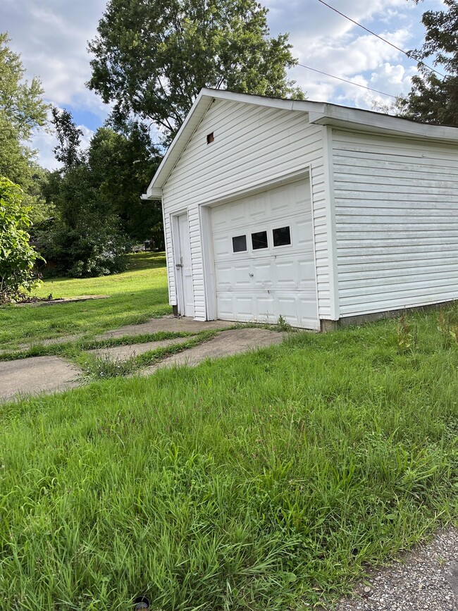 713 S 8th St in Cambridge, OH - Building Photo - Building Photo