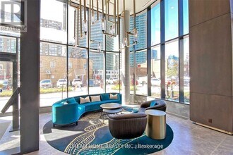 15 Holmes Ave in Toronto, ON - Building Photo - Building Photo