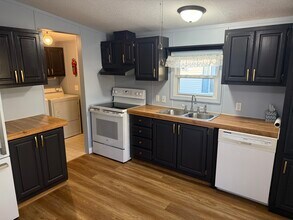 700 S Clyde St in Port Clinton, OH - Foto de edificio - Building Photo