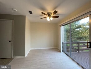 14262 Heritage Crossing Ln in Centreville, VA - Building Photo - Building Photo