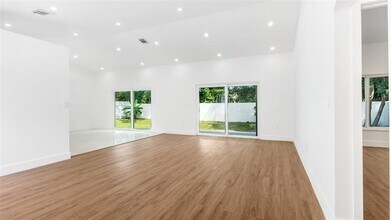 1811 SW 124th Way in Miramar, FL - Building Photo - Building Photo