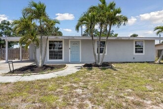 925 Abeto St NE in Palm Bay, FL - Building Photo - Building Photo