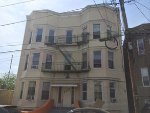 6109-6111 Washington St in West New York, NJ - Building Photo - Building Photo