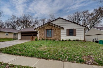 70 Bramble Bush Ln in Springboro, OH - Building Photo - Building Photo