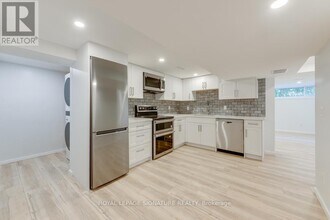 37 Archerhill Dr in Toronto, ON - Building Photo - Building Photo