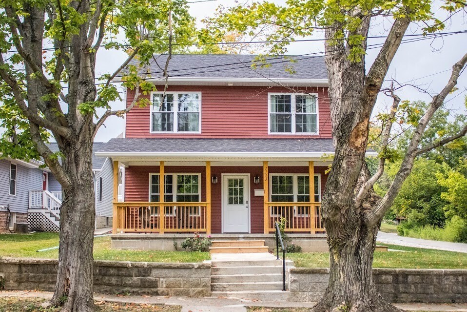 1113 N Indiana Ave in Bloomington, IN - Foto de edificio