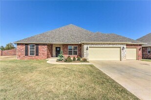 641 Geneva Dr in Edmond, OK - Building Photo