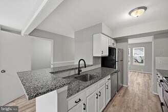 40 Cobber Ln in Baltimore, MD - Building Photo - Building Photo