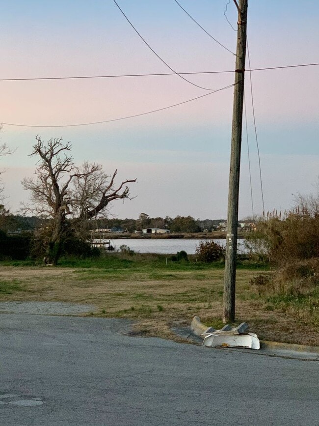 308 N 14th St in Morehead City, NC - Building Photo - Building Photo
