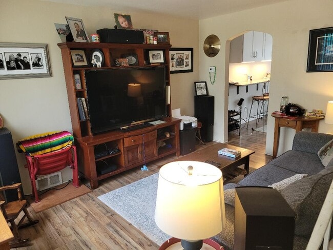 330 E Pike St, Unit 330 in Houston, PA - Building Photo - Building Photo