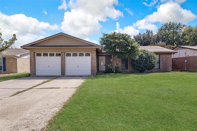 3405 Spring Meadows Dr in Arlington, TX - Building Photo