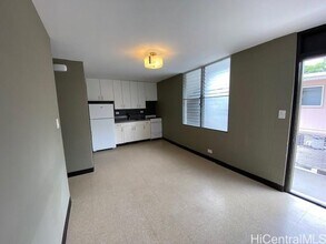 1743 Huli St in Honolulu, HI - Building Photo - Building Photo