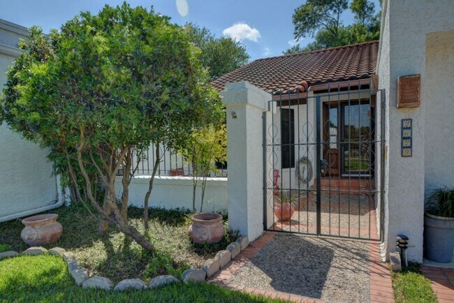 2629 Calle Del Roble in Kerrville, TX - Building Photo - Building Photo