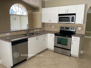 18031 SW 18th St in Miramar, FL - Building Photo - Building Photo