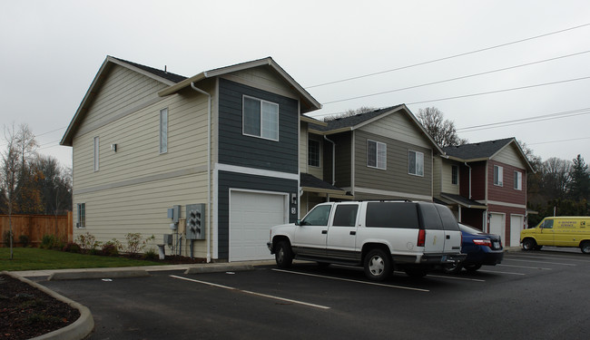 3138 Pringle Rd SE in Salem, OR - Building Photo - Building Photo